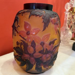 vase galle decor clematites